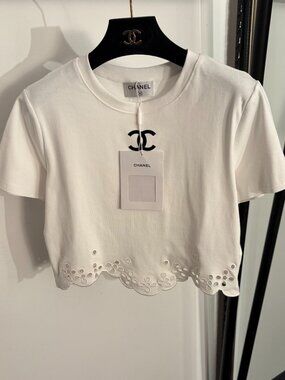 CHANEL floral cutout short-sleeved T-shirt